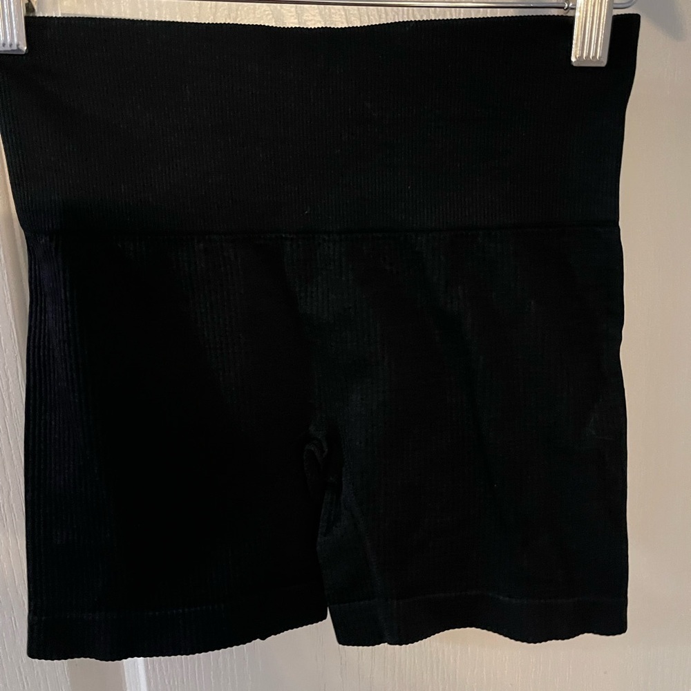 Colsie‎ Women's Classic Black Bike Shorts
